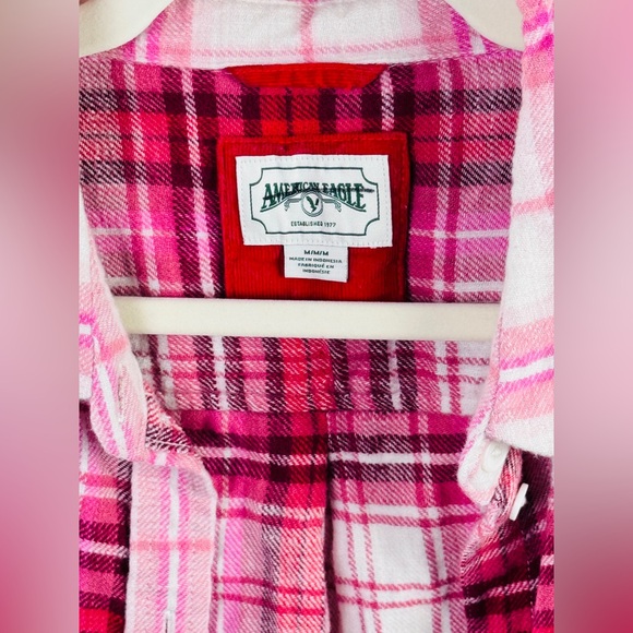 American Eagle Plaid Cropped Flannel Shirt Red Pink White Size Medium - Picture 3 of 3